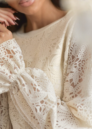Kremowa błyszcząca   koronkowa bluzka  damska  XANA ROMANTIC STYLE    
