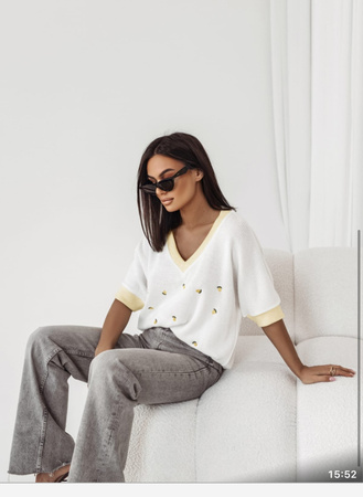 Biały sweter damski w cytrynowy print CITRONE