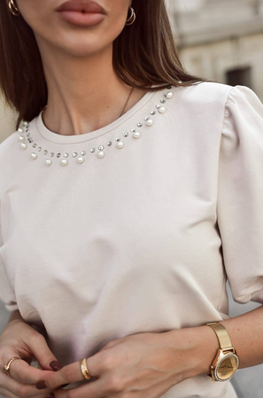 Beżowa bluzka damska zdobiona perełkami AGNES