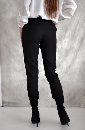 Czarne eleganckie spodnie damskie wykończone ściągaczem LARA
