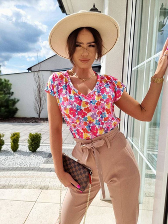 Kolorowa bluzka damska z krótkim rękawem i kieszeniami w kwiaty BY ME FLO