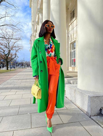 Zielony długi luźny płaszcz damski zapinany na guziki LOLA