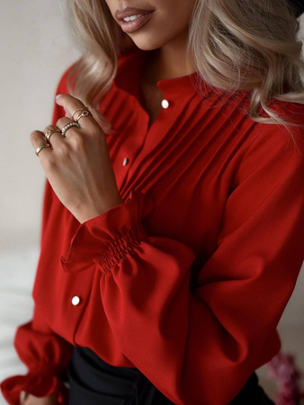 Czerwona koszula damska z zaszewkami i marszczeniem przy rękawie SIMPLY ELEGANCE.
