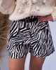 Czarno -beżowe spodenki damskie w zwierzęcy print ZEBRA
