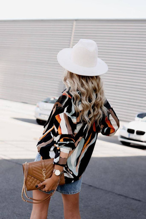 Czarna luźna koszula damska w kolorowe wzory SIMPLY CUTE