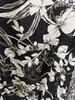 Biało-czarna bluzka damska w duży kwiatowy print MONOCHROME FLOWER