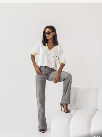 Biały sweter damski w cytrynowy print CITRONE