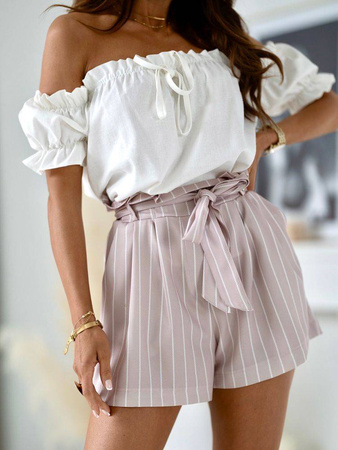 Beżowe spodenki damskie w delikatne białe paseczki PUR LINE