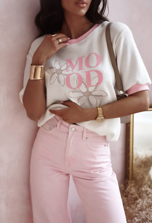 Biały sweter damski z ozdobnym napisem  MOOD  