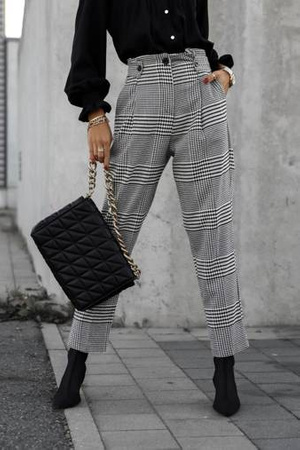 Biało-czarne spodnie damskie ISANA