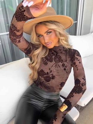 Czekoladowa  dopasowana   bluzka damska  SKIN  