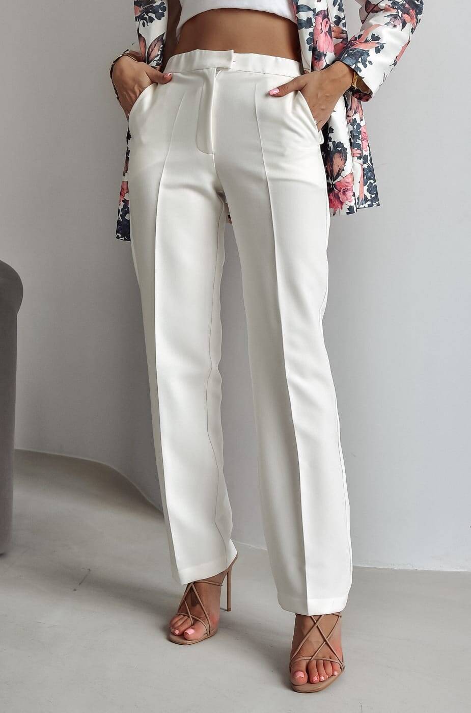 Białe eleganckie szerokie spodnie damskie BIANCO