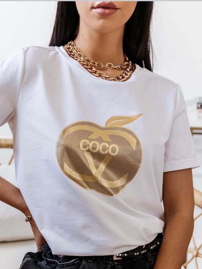 Biała koszulka damska z krótkim rękawem i złotym logo COCO