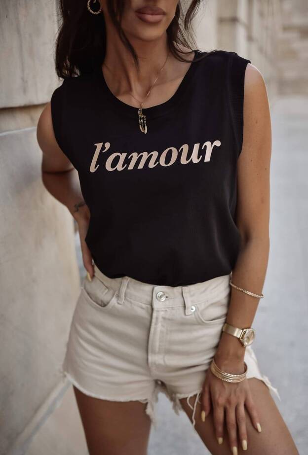 Czarny T-shirt  damski AMOUR